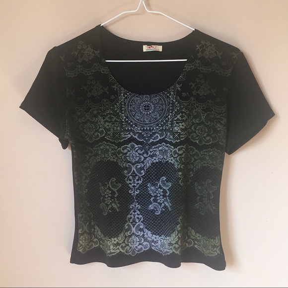 🖤 90s Crop Top 🖤 - Picture 2 of 6